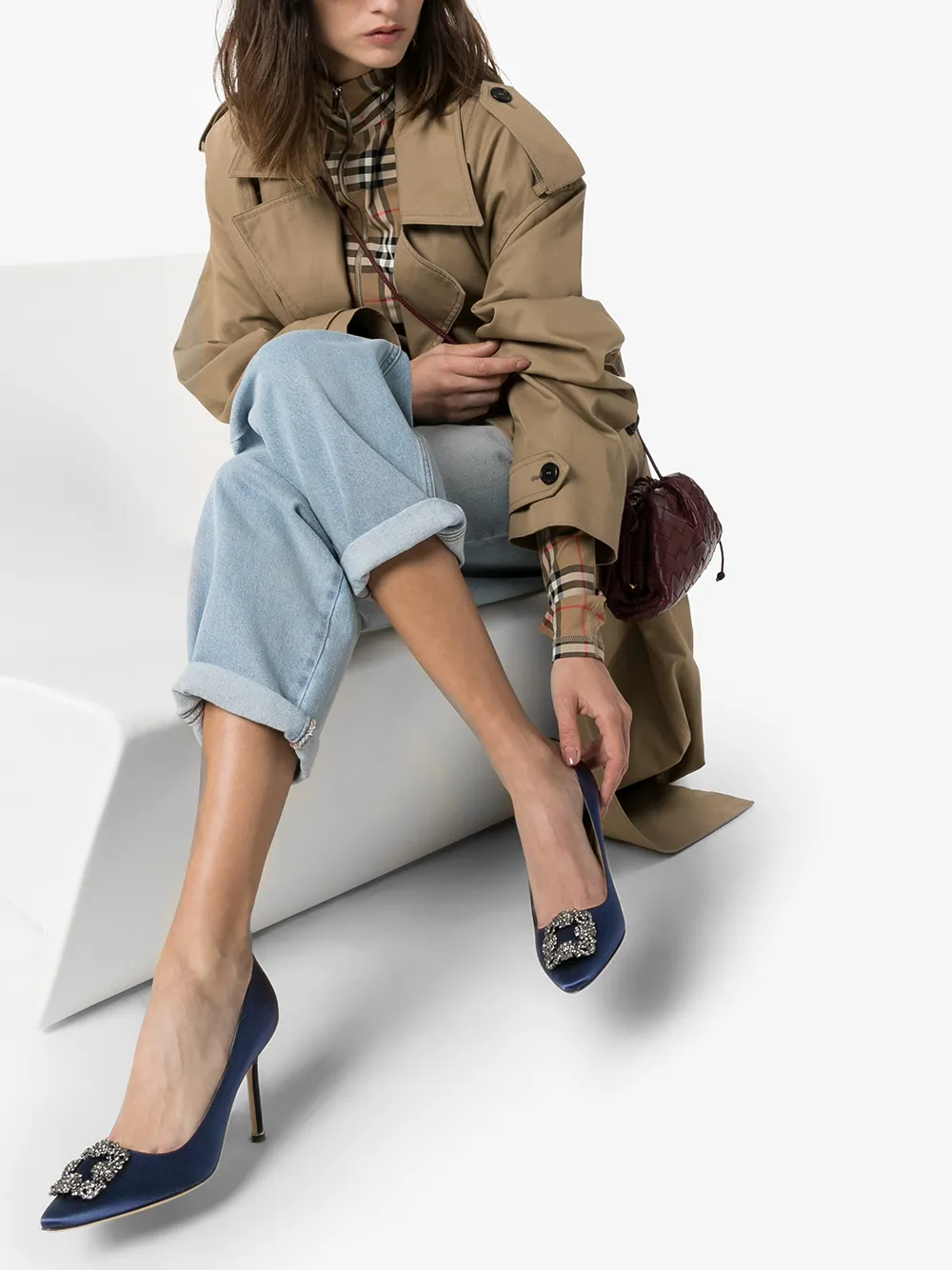 Women Manolo Blahnik Hangisi 95mm Appliqué Satin Pumps 2 Women Manolo Blahnik Hangisi 95mm Appliqué Satin Pumps - Image 2