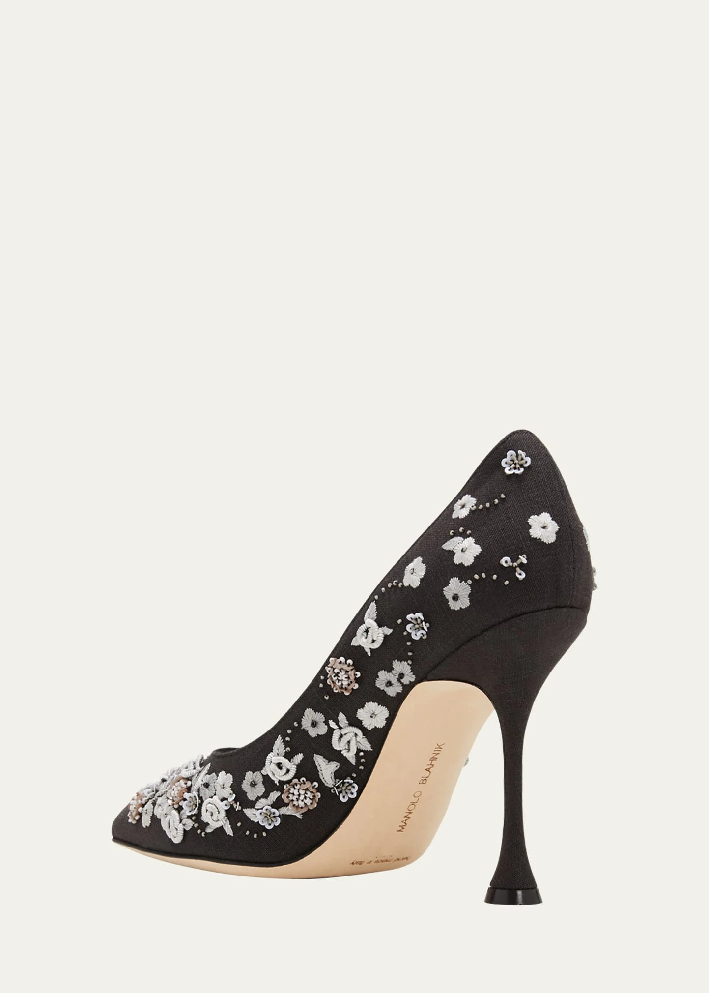 Manolo Blahnik FIORATA EMBROIDERED LINEN PUMPS 2 Manolo Blahnik FIORATA EMBROIDERED LINEN PUMPS - Image 2